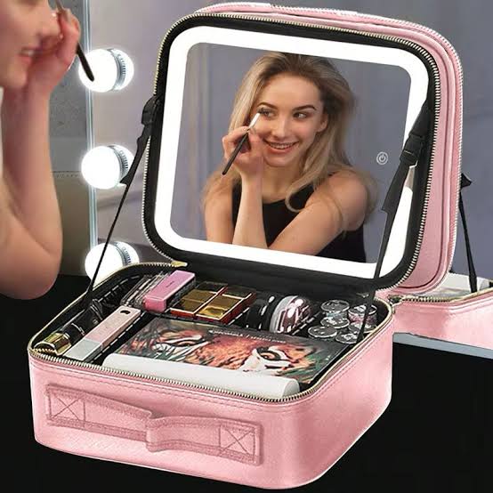 Cosmetiquera con espejo 3 luces